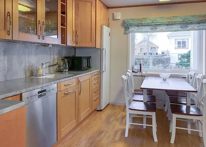 In Haroya With Harbor View Steinshamn